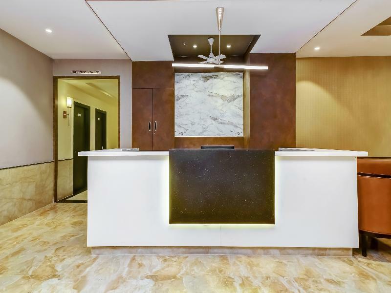 Capital O 28086 Sindhura Grand Hotel Haidarábád Kültér fotó