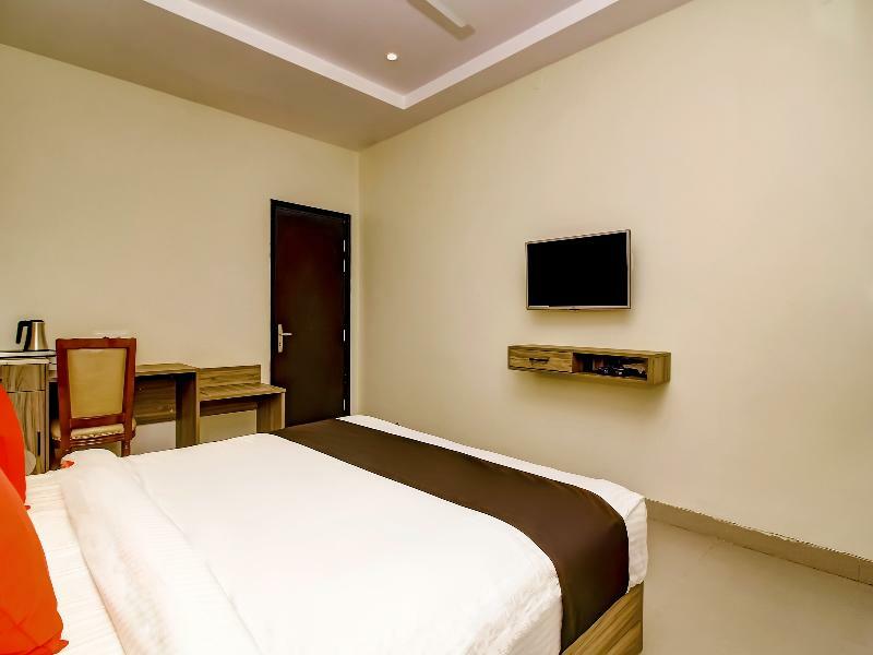 Capital O 28086 Sindhura Grand Hotel Haidarábád Kültér fotó