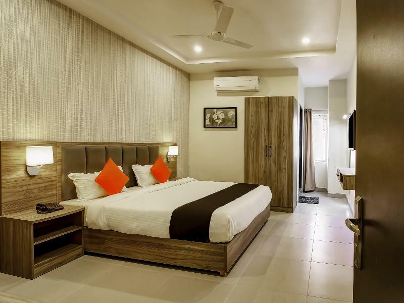Capital O 28086 Sindhura Grand Hotel Haidarábád Kültér fotó